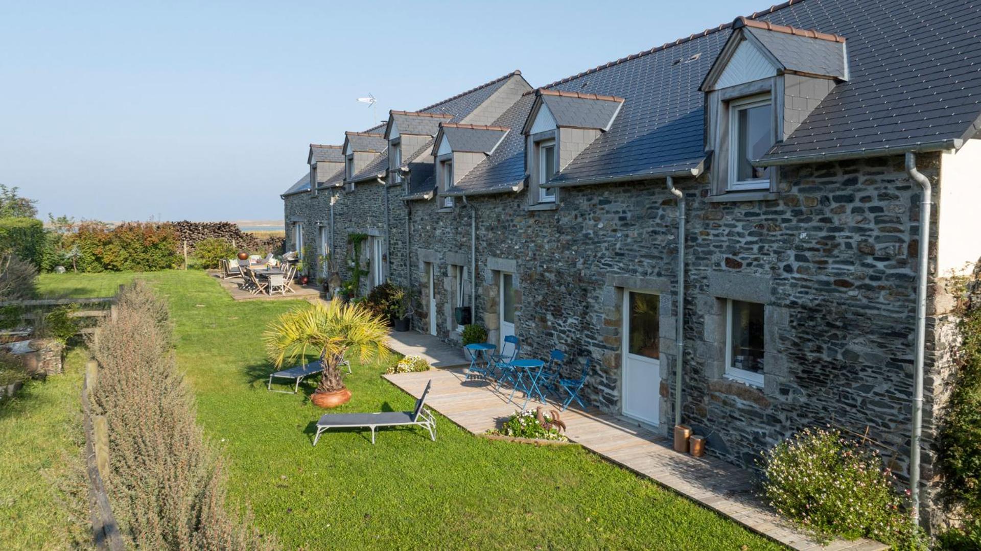 Le Bout Du Monde Bed & Breakfast Bricqueville-sur-Mer Екстериор снимка