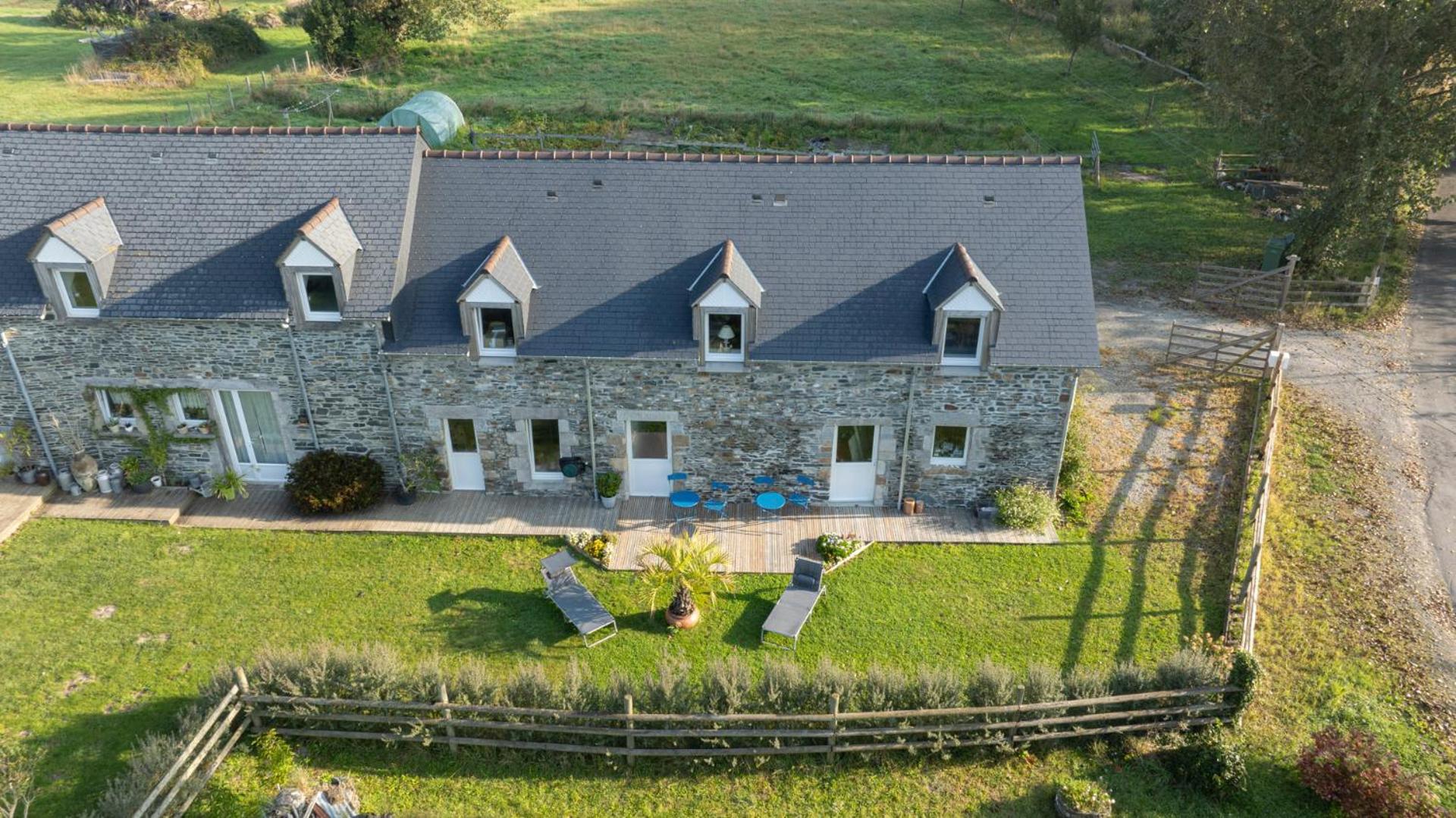 Le Bout Du Monde Bed & Breakfast Bricqueville-sur-Mer Екстериор снимка