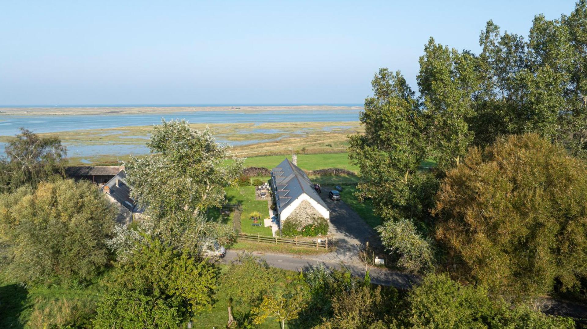 Le Bout Du Monde Bed & Breakfast Bricqueville-sur-Mer Екстериор снимка